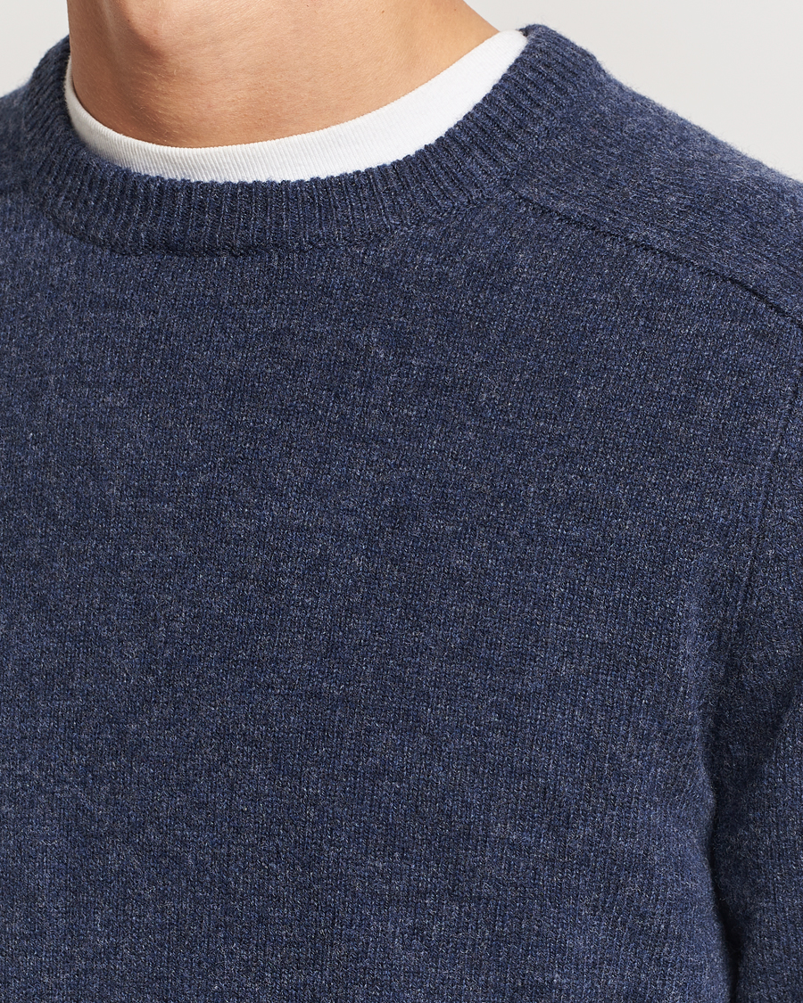 Herr | Tröjor | A Day's March | Brodick Lambswool Sweater Navy
