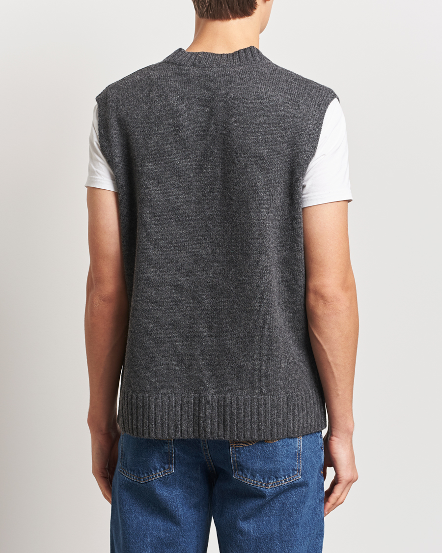 Herr | Tröjor | A Day's March | Wigtown Lambswool V-Neck Vest Charcoal