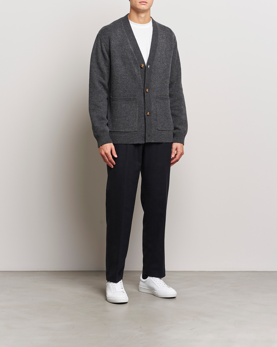 Herr | Byxor | A Day's March | Gairloch Relaxed Wool Trousers Black
