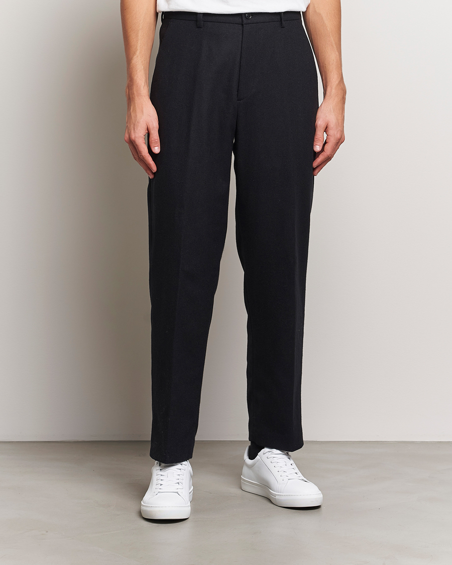 Herr | Byxor | A Day's March | Gairloch Relaxed Wool Trousers Black