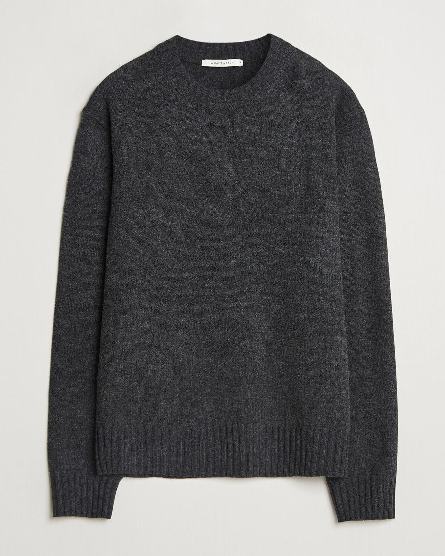 Herr | Tröjor | A Day's March | Marlow Lambswool Crew Black Melange