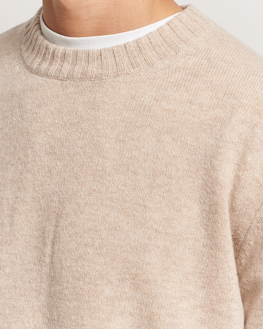 Herr | Tröjor | A Day's March | Marlow Lambswool Crew Sand Melange