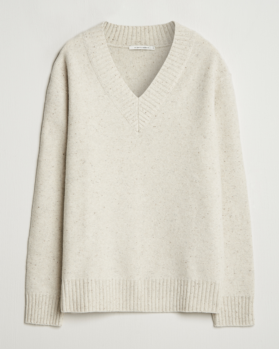 Herr | Tröjor | A Day's March | Stanley Boiled Merino V-Neck Sweater Snow