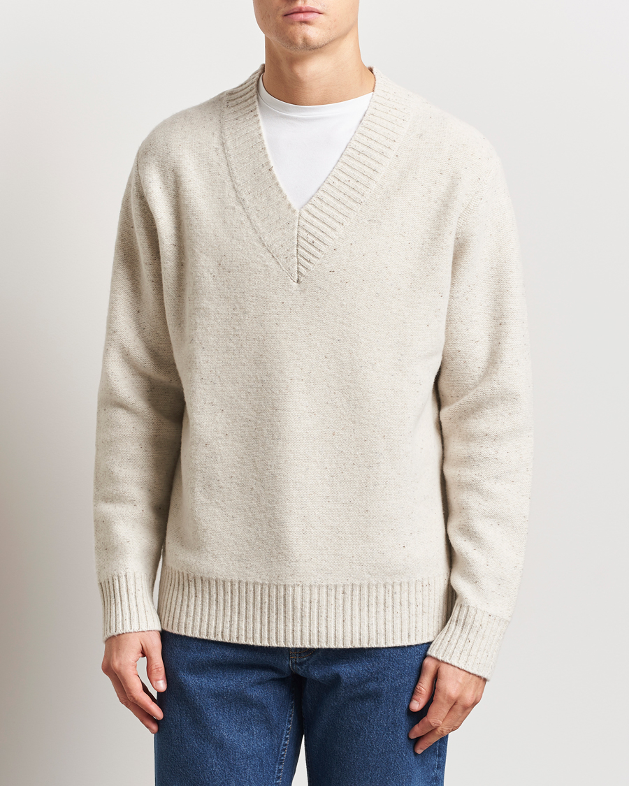 Herr | Tröjor | A Day's March | Stanley Boiled Merino V-Neck Sweater Snow