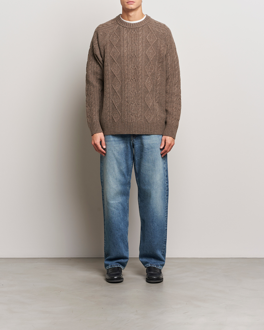 Herr | Tröjor | A Day's March | Atlas Aran Knit Lambswool Sweater Dark Taupe