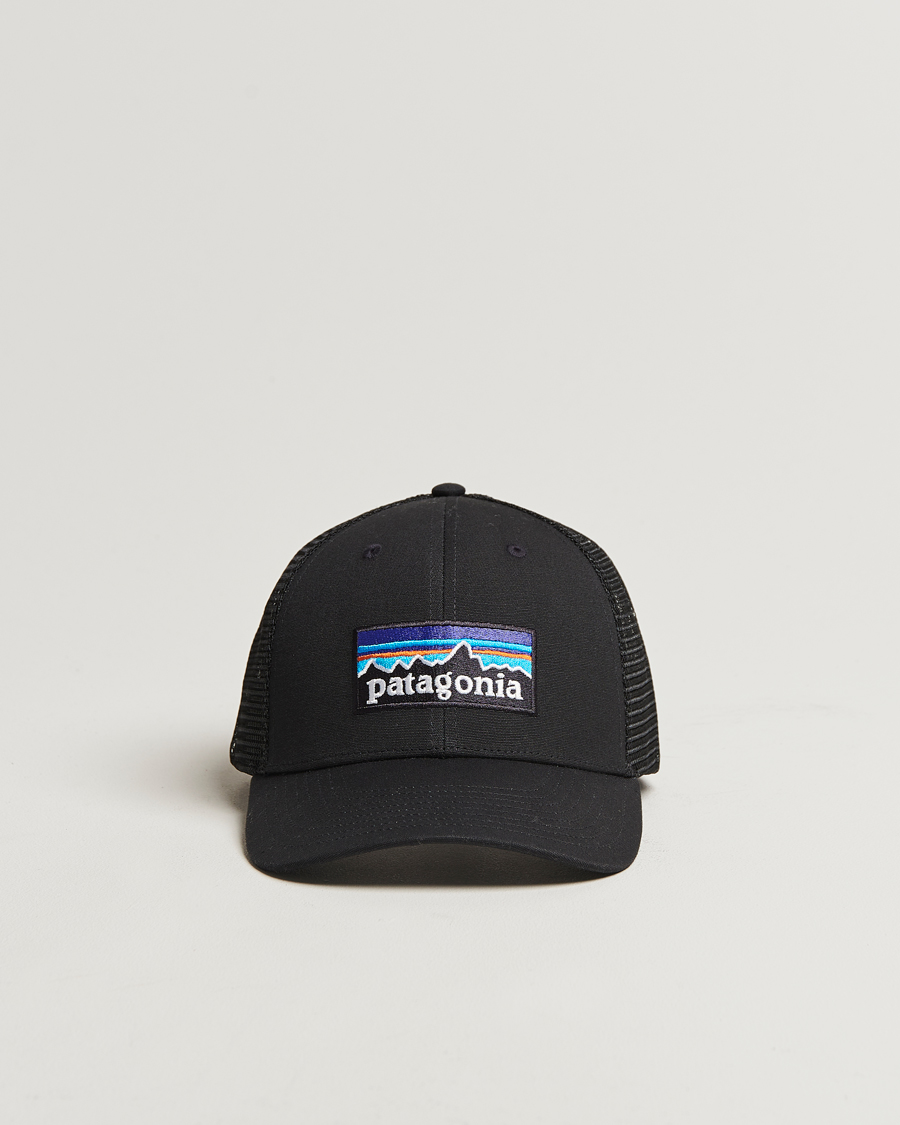 Herr | Patagonia P-6 Logo LoPro Trucker Hat Black | Patagonia | P-6 Logo LoPro Trucker Hat Black