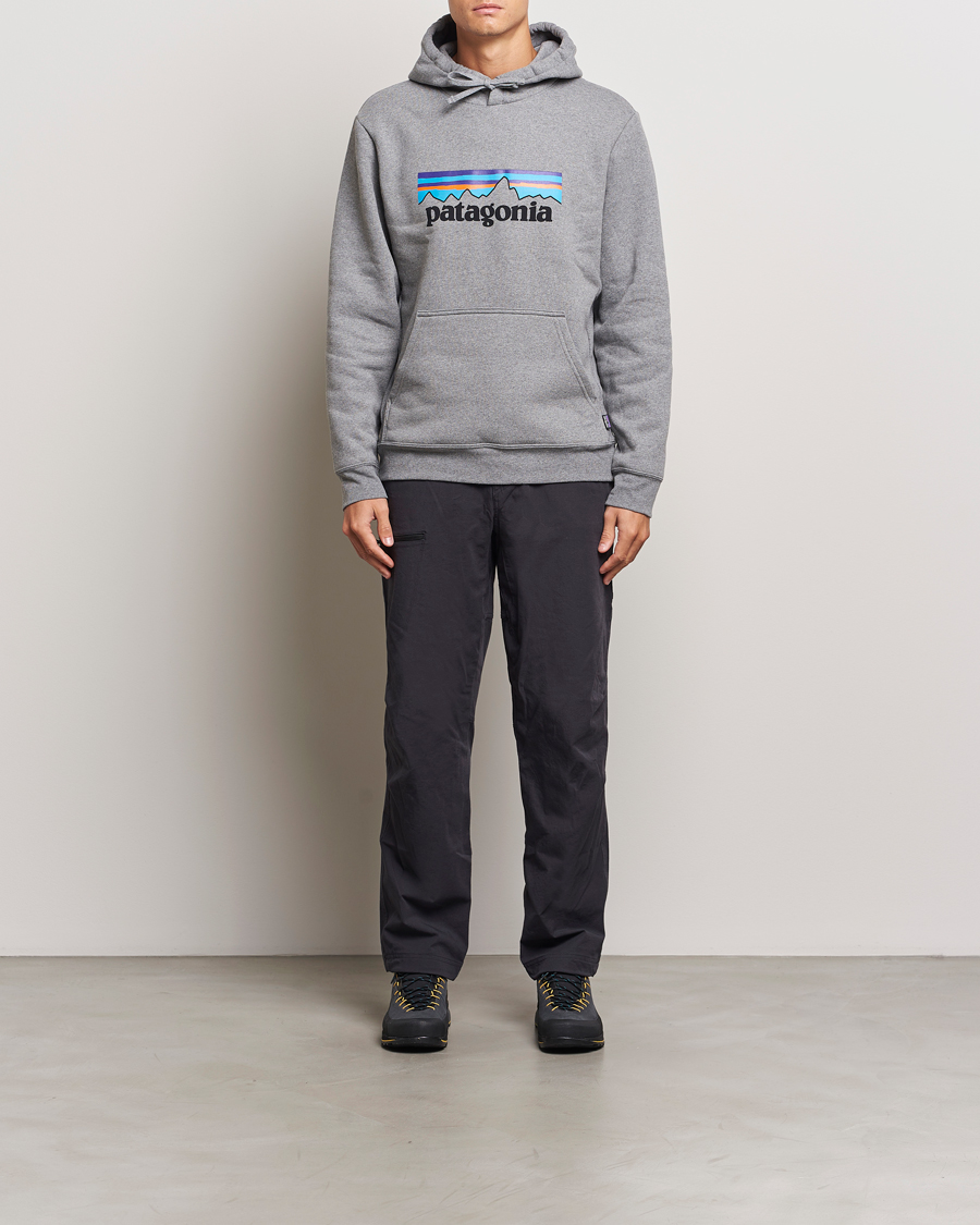 Herr | Tröjor | Patagonia | P-6 Logo Uprisal Hoody Gravel Heather