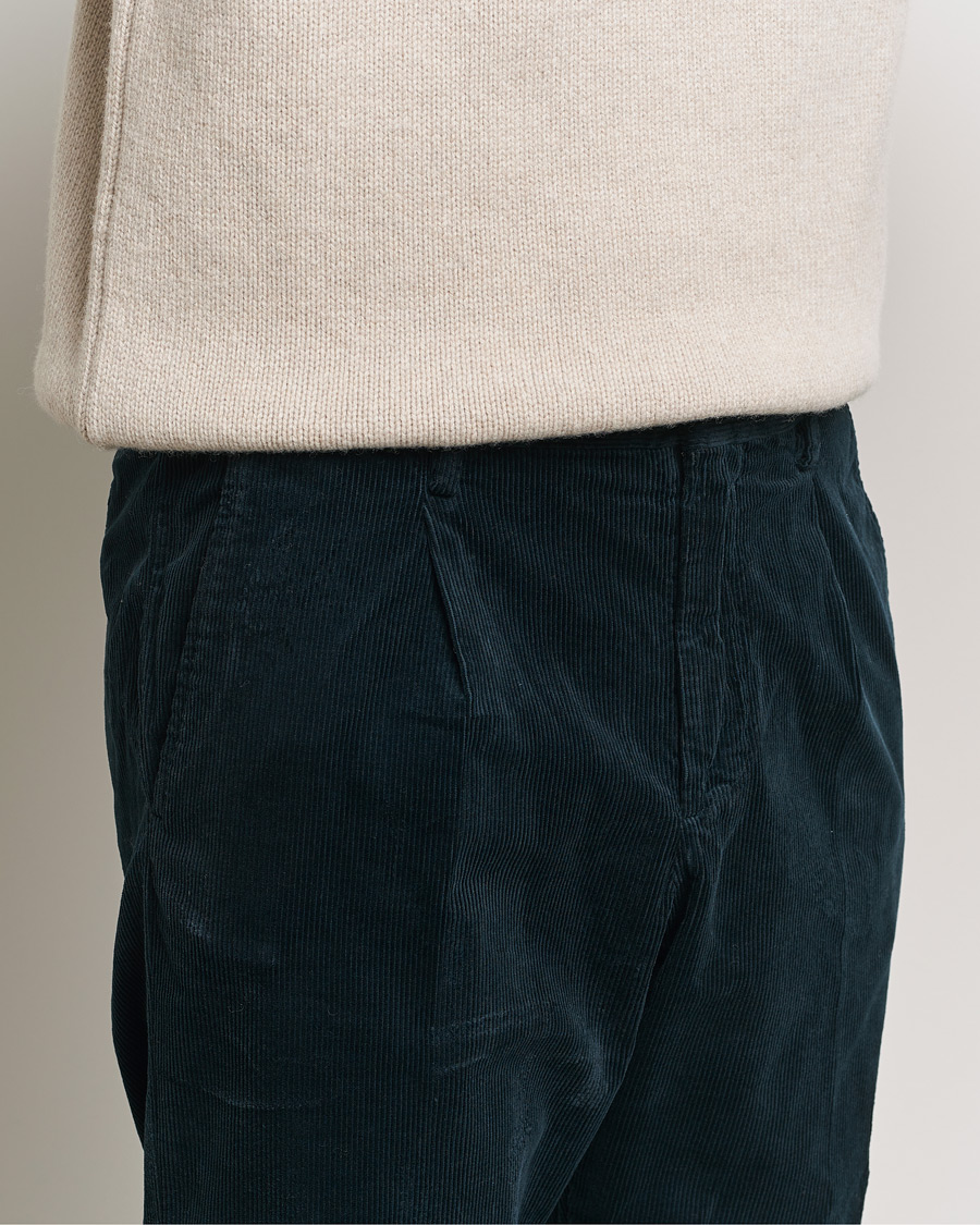 Herr | Byxor | NN07 | Bill Pleated Corduroy Pants Navy Blue