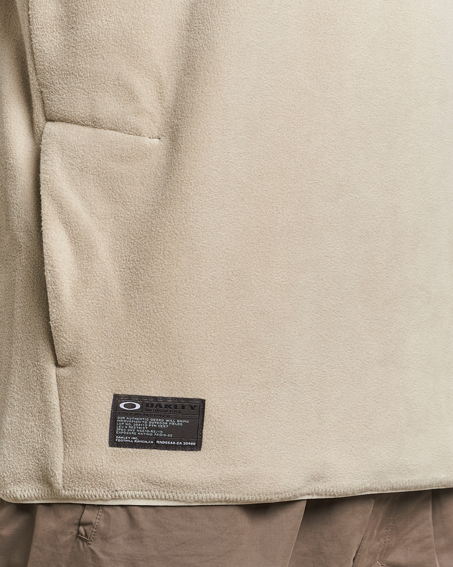 Herr | Tröjor | Oakley | FGL Micro Fleece Crew Desert Sand