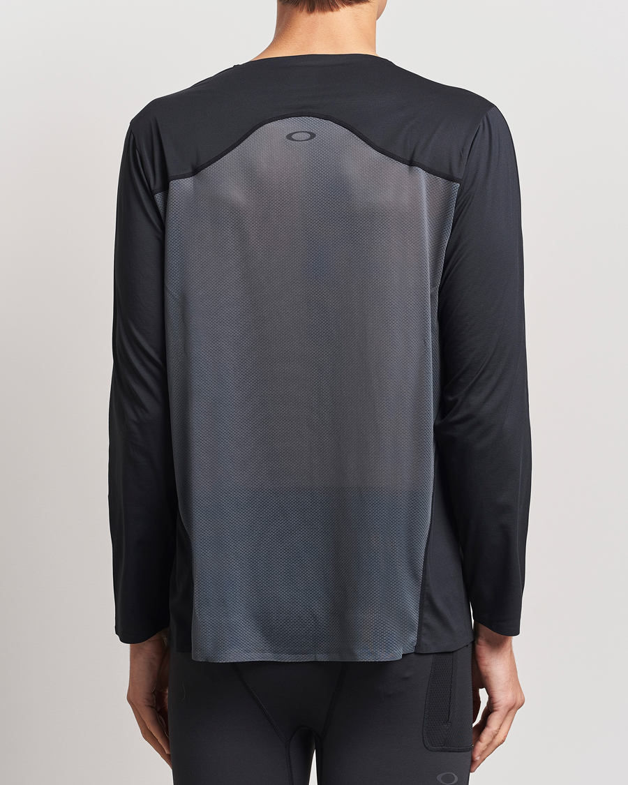 Herr | T-Shirts | Oakley | Pursuit Pro Long Sleeve T-Shirt Blackout