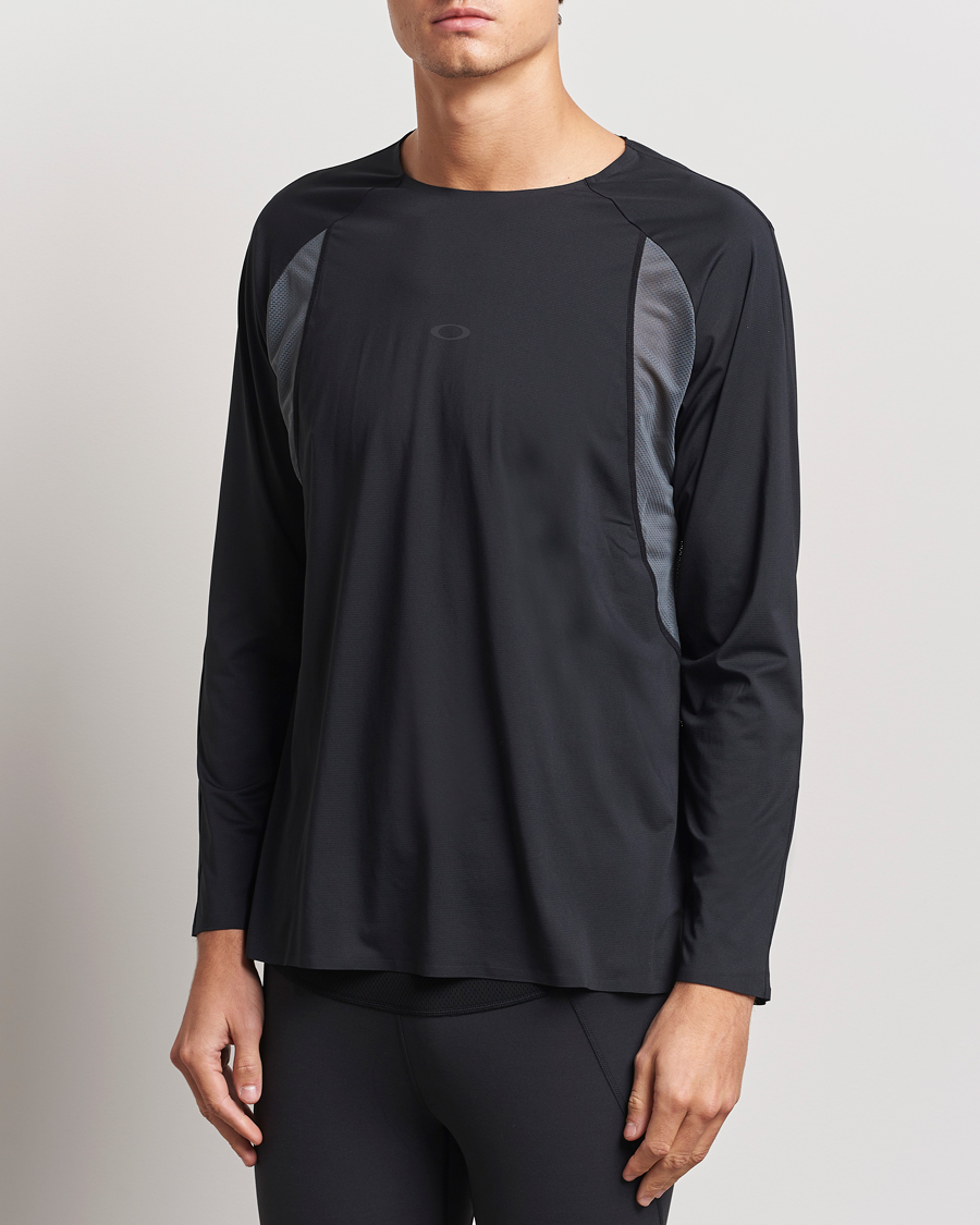 Herr | T-Shirts | Oakley | Pursuit Pro Long Sleeve T-Shirt Blackout