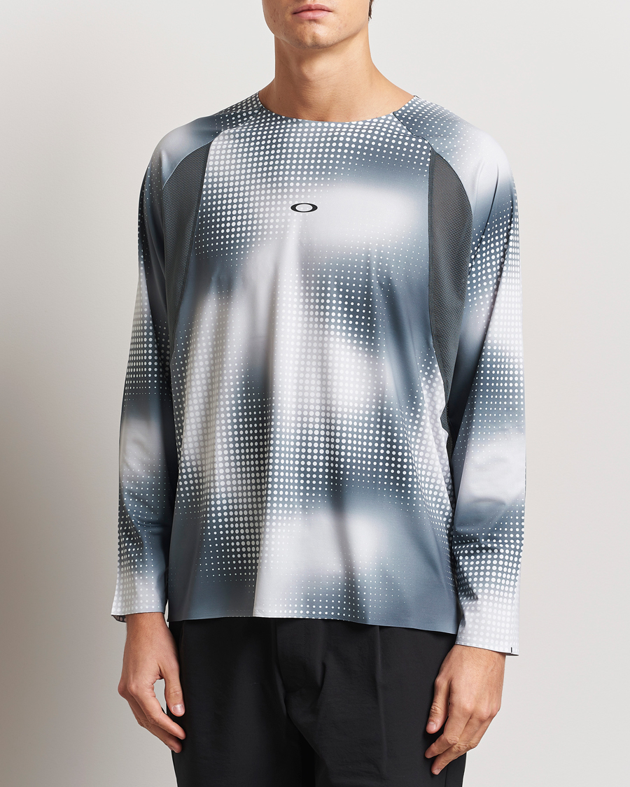 Herr | T-Shirts | Oakley | Pursuit Pro Long Sleeve T-Shirt Organic Spots