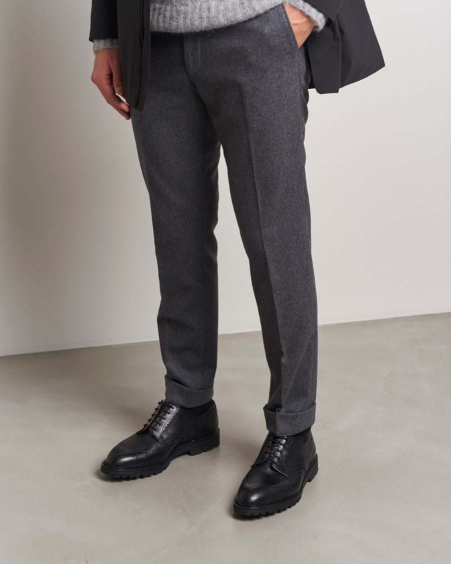 Herr | Crockett & Jones Pembroke Milled Grain Vibram Black | Crockett & Jones | Pembroke Milled Grain Vibram Black