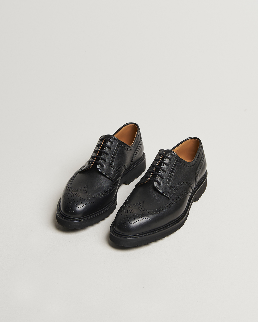 Herr | Brogues | Crockett & Jones x Tärnsjö Garveri | Crockett & Jones Pembroke Milled Grain Vibram Vi-Lite Black