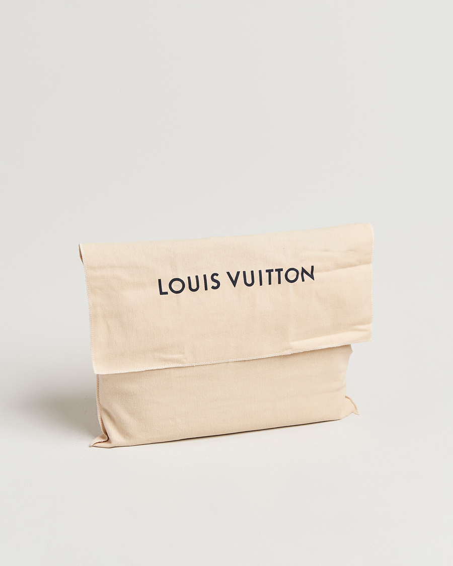Herr | Pre-Owned & Vintage Bags | Louis Vuitton Pre-Owned | Gray Taiga PM Messenger Bag Grigori