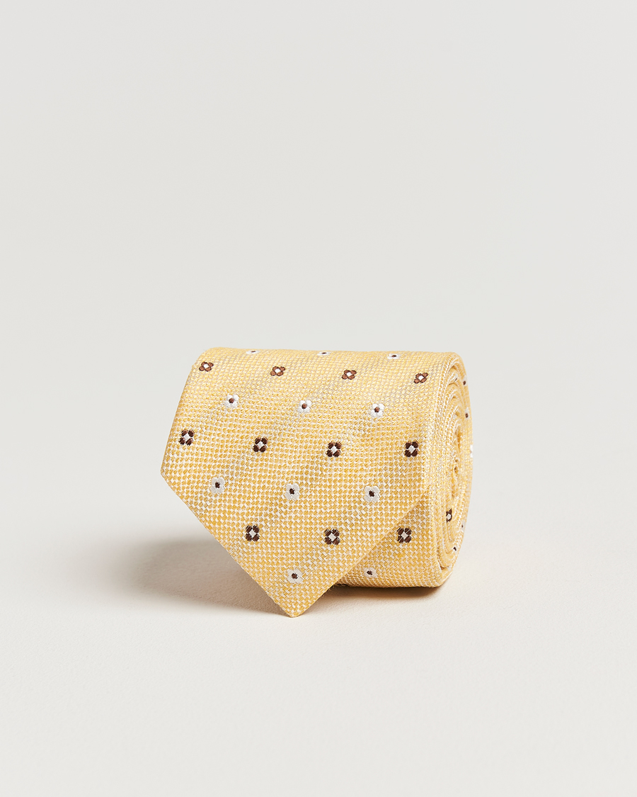 Herr | Amanda Christensen Silk/Linen Printed Flower 8cm Tie Yellow | Amanda Christensen | Silk/Linen Printed Flower 8cm Tie Yellow