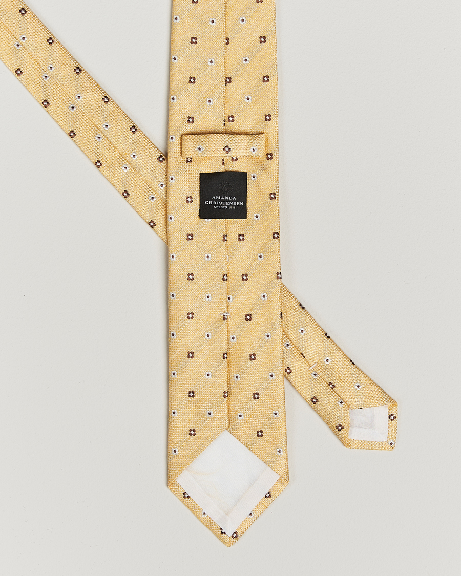 Herr | Amanda Christensen Silk/Linen Printed Flower 8cm Tie Yellow | Amanda Christensen | Silk/Linen Printed Flower 8cm Tie Yellow