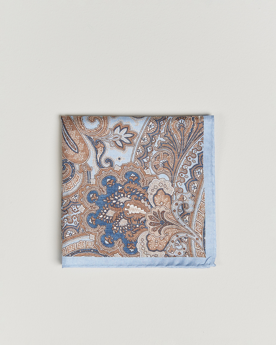 Herr | Näsdukar | Amanda Christensen | Silk Twill Large Paisley Pocket Square Sky Blue