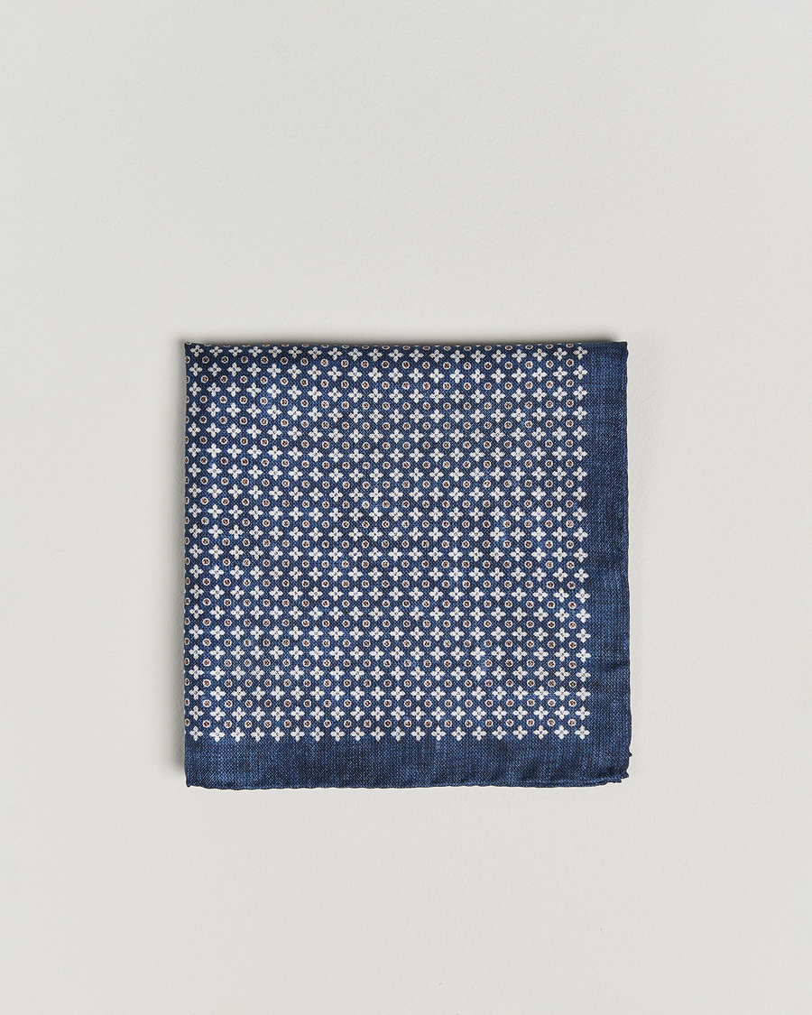 Herr | Näsdukar | Amanda Christensen | Silk Twill Printed Flower Pocket Square Navy