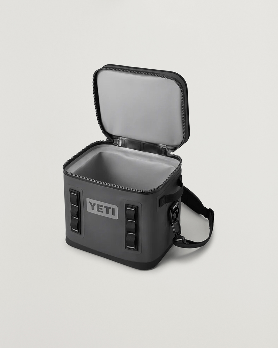 Herr | Outdoor living | YETI | Hopper Flip 12 Soft Cooler Charcoal
