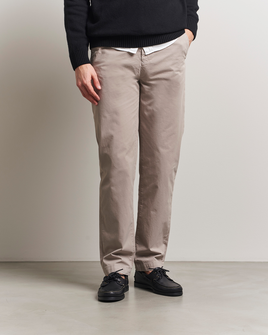 Herr | Byxor | Belstaff | Rally Cotton Chino Pumice