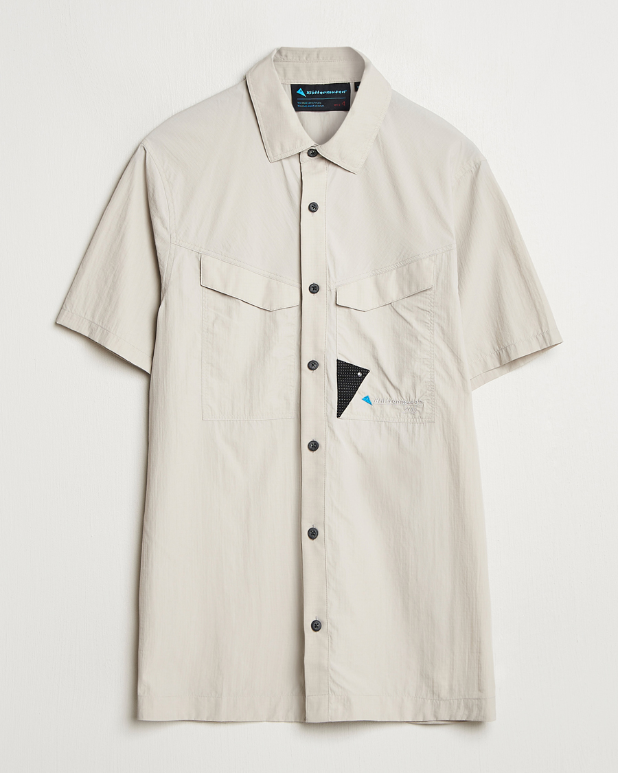 Herr | Skjortor | Klättermusen | Syn Short Sleeve Function Shirt Silver Creme