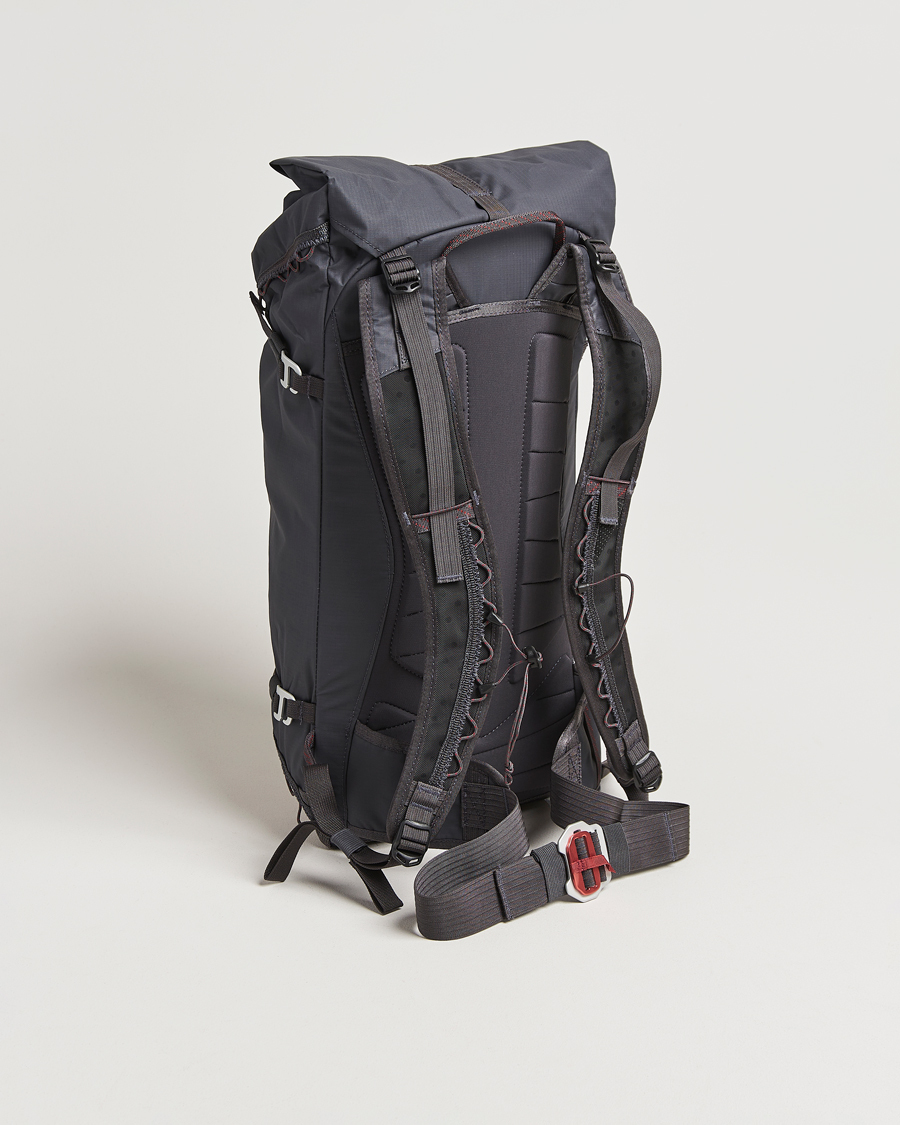 Herr | Väskor | Klättermusen | Ull Backpack 20L Raven
