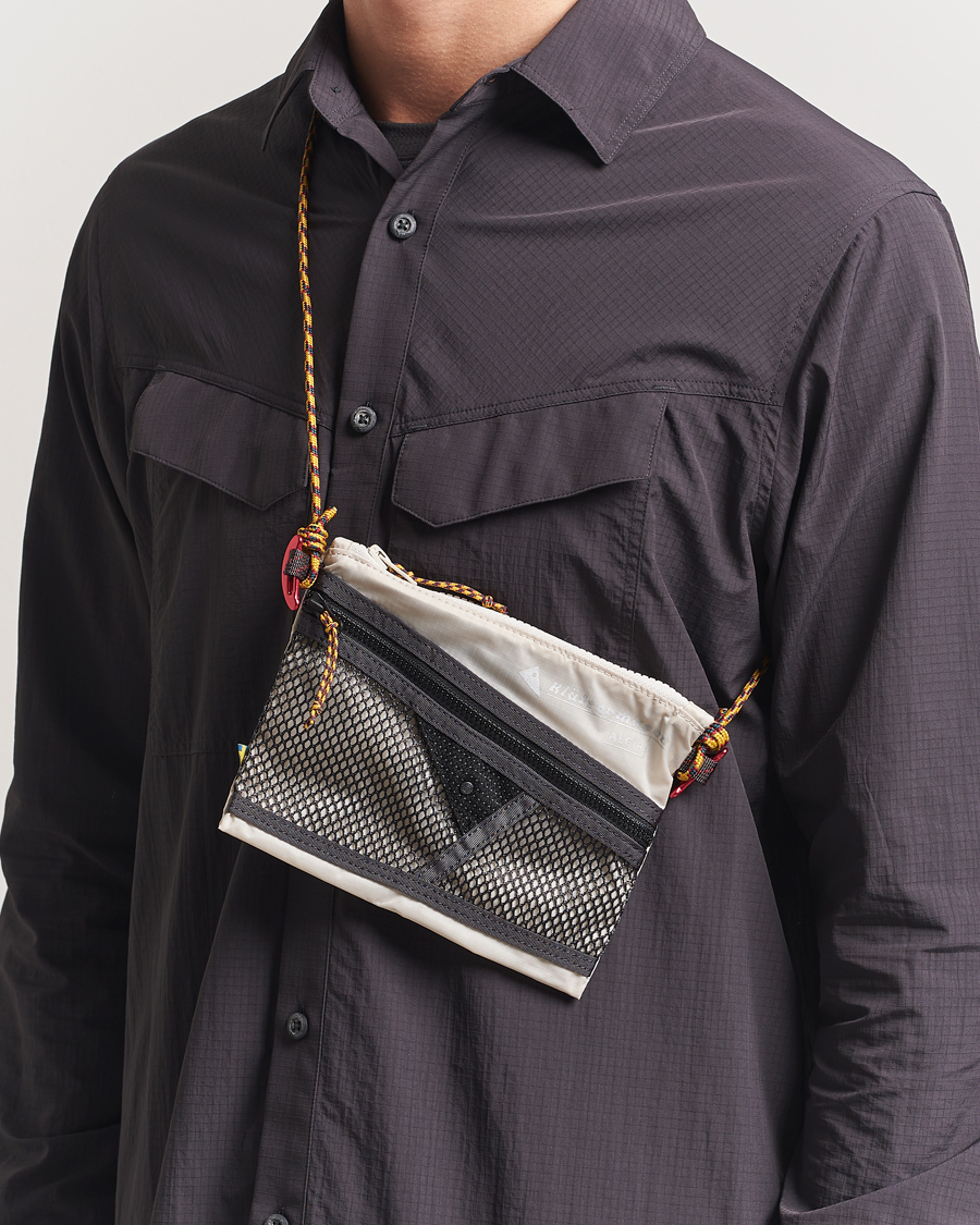 Herr | Väskor | Klättermusen | Algir Accessory Bag Small Putty Grey