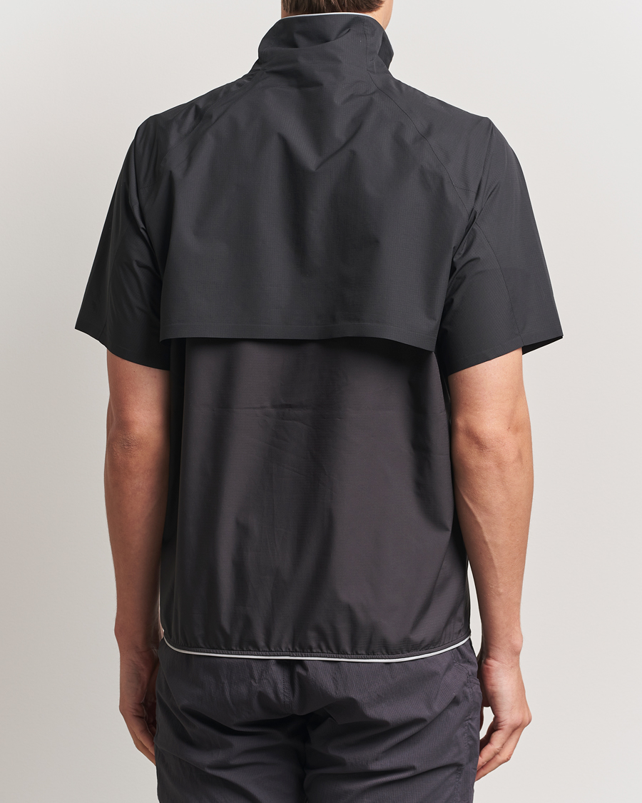 Herr | T-Shirts | Klättermusen | Vidre Zip Short Sleeve Shirt Black
