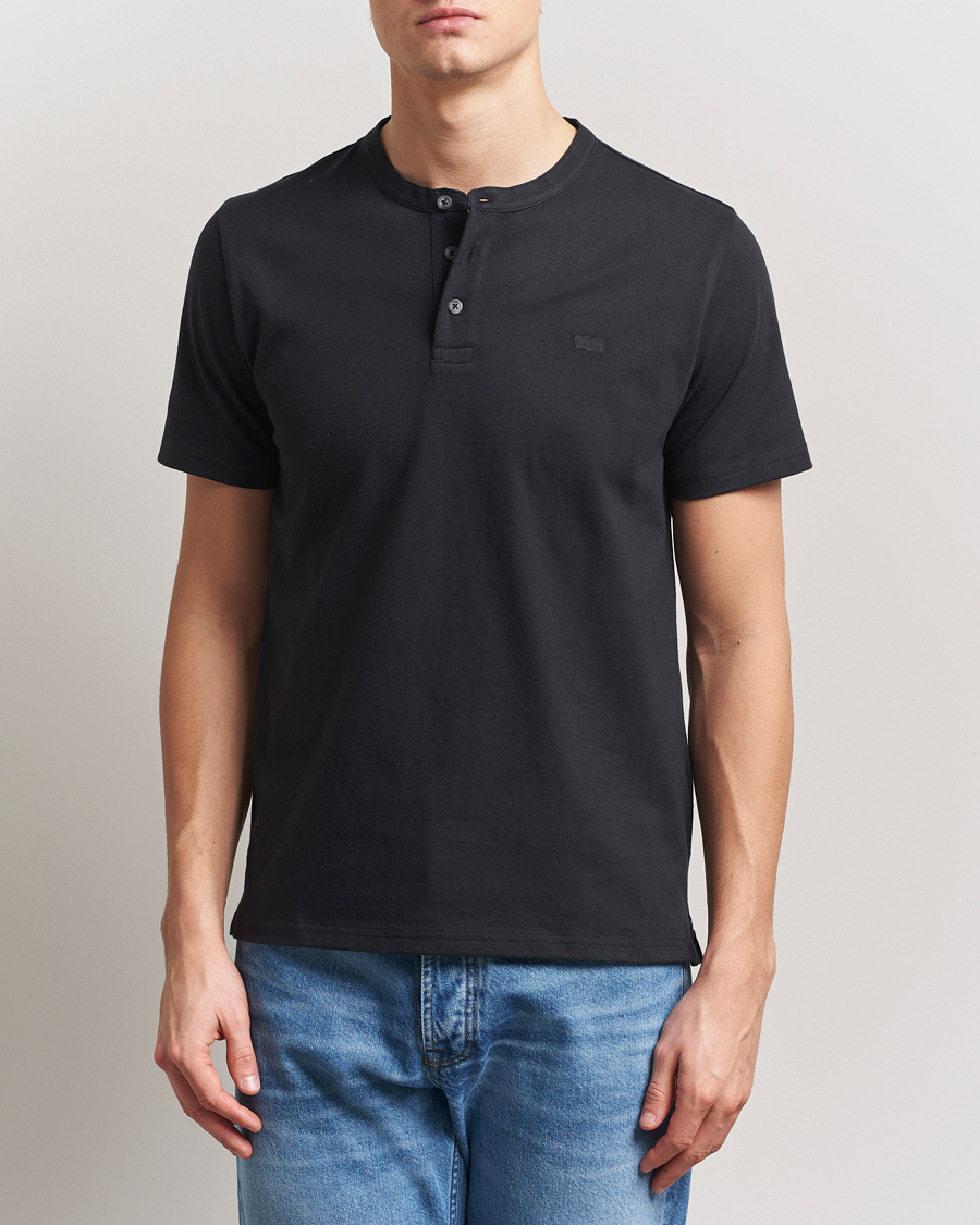 Herr | T-Shirts | Levi's | Short Sleeve Henley Mineral Black
