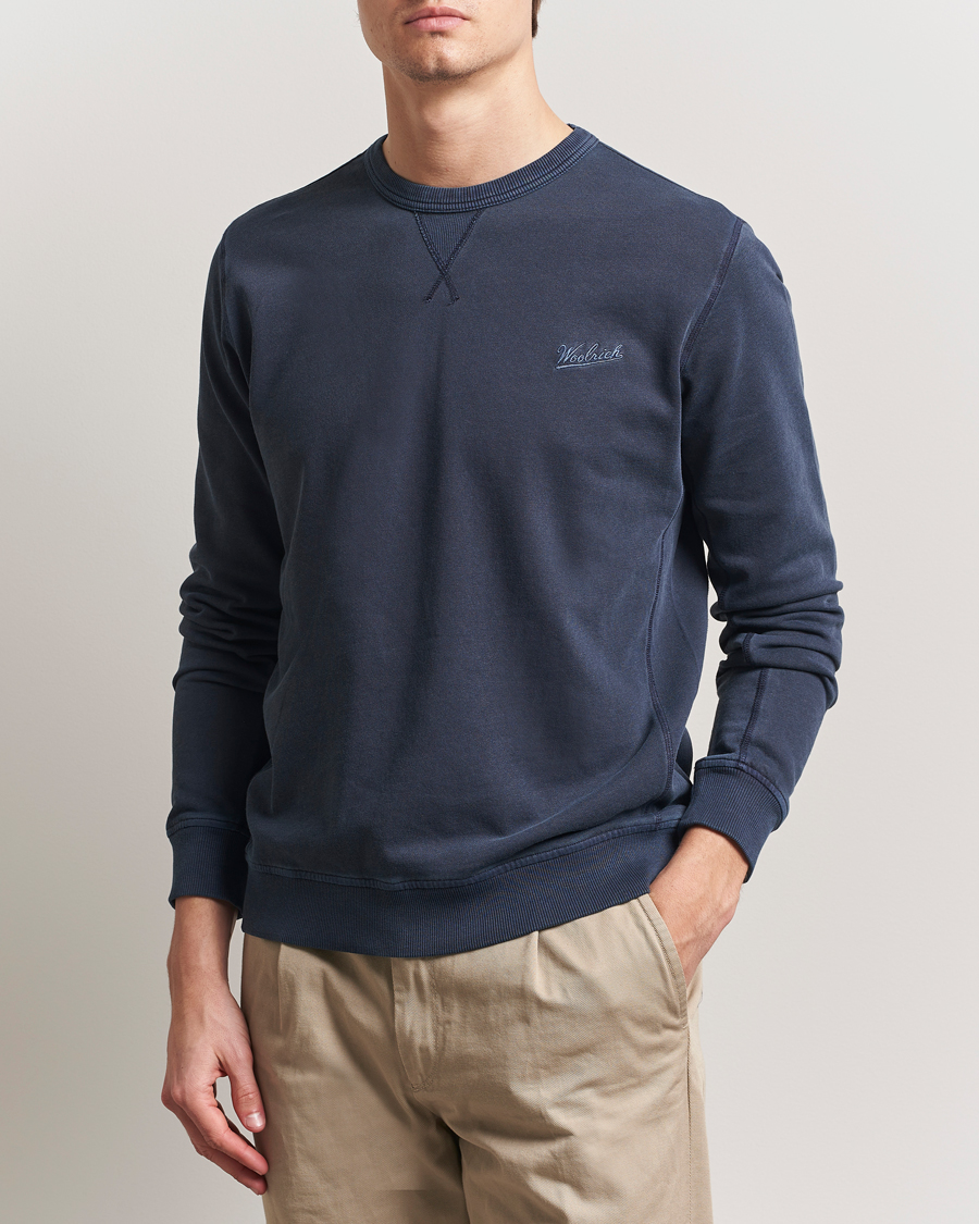 Herr | Tröjor | Woolrich | Garment Dyed Crewneck Dream Blue