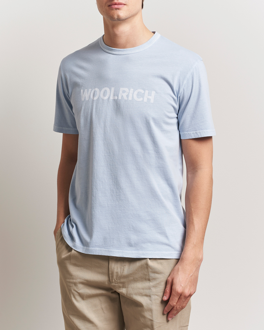 Herr | T-Shirts | Woolrich | Light Garment Dyed T-Shirt Flask