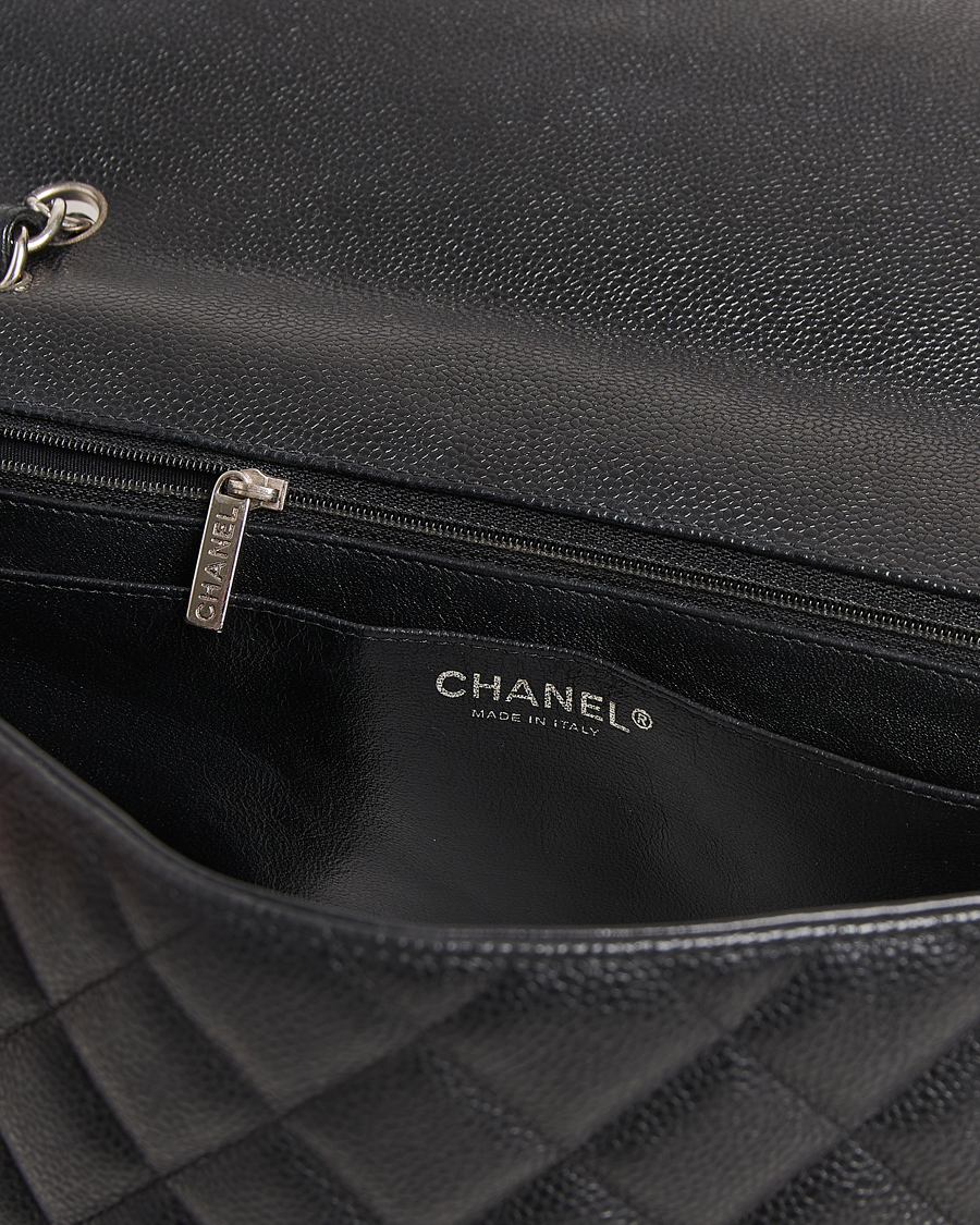 Herr | Gifts for Her | Chanel Pre-Owned | Classic Single Flap Maxi Black Caviar