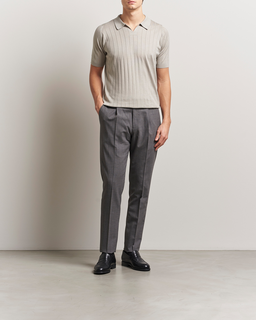 Herr | Pikéer | John Smedley | Roper Open Collar Sea Island Polo Parchment
