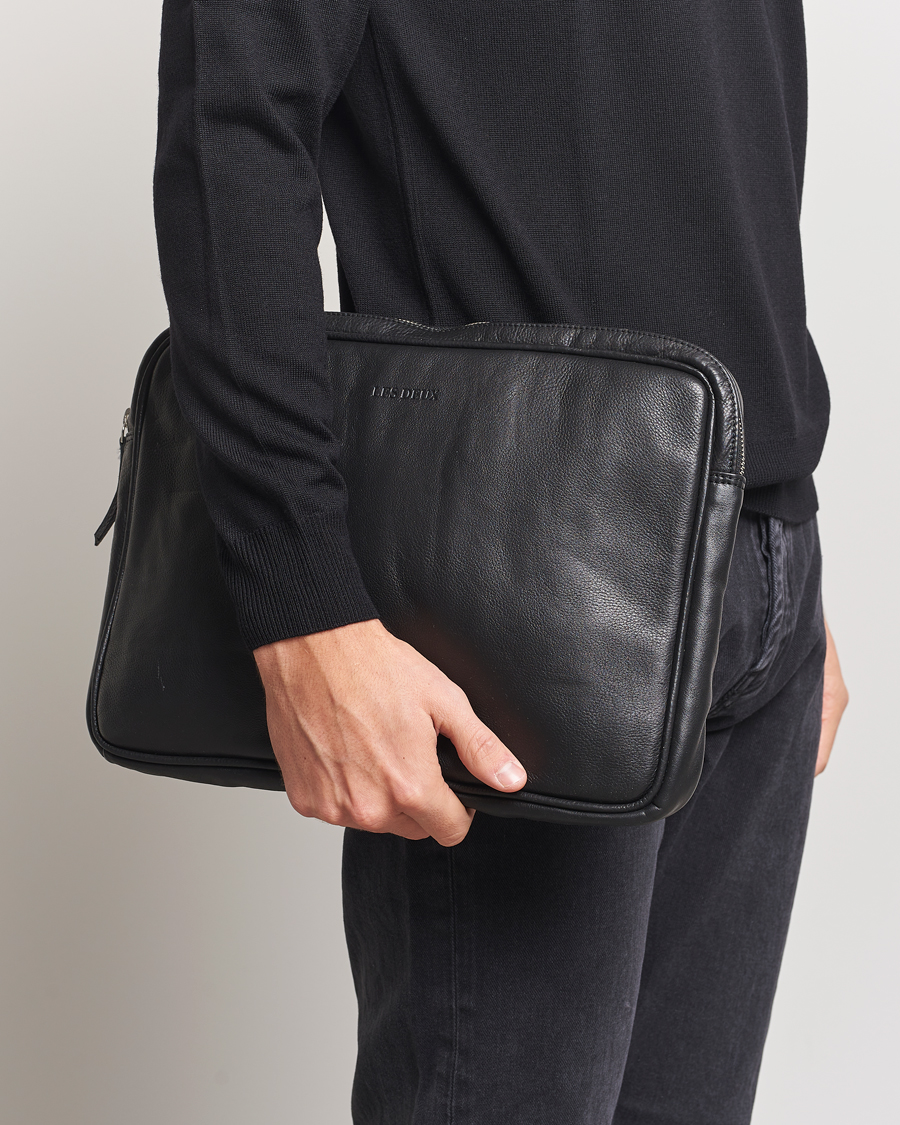 Herr | Väskor | LES DEUX | Leather Laptop Sleeve Black