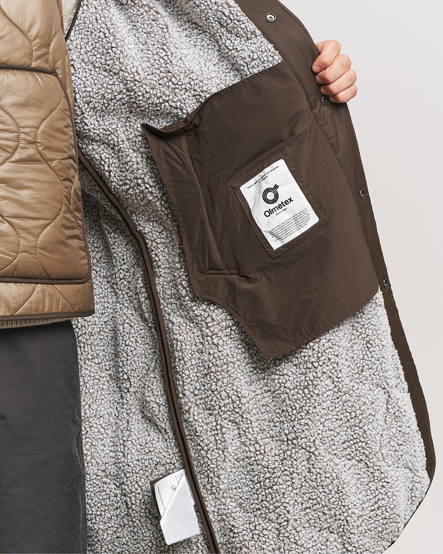 Herr | Jackor | Woolrich | Quilted Coat Sherpa Lining by Todd Snyder Taupe