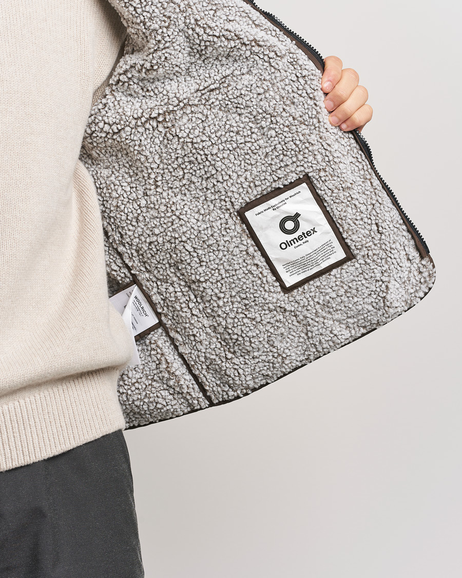 Herr | Jackor | Woolrich | Quilted Vest Sherpa Lining by Todd Snyder Taupe