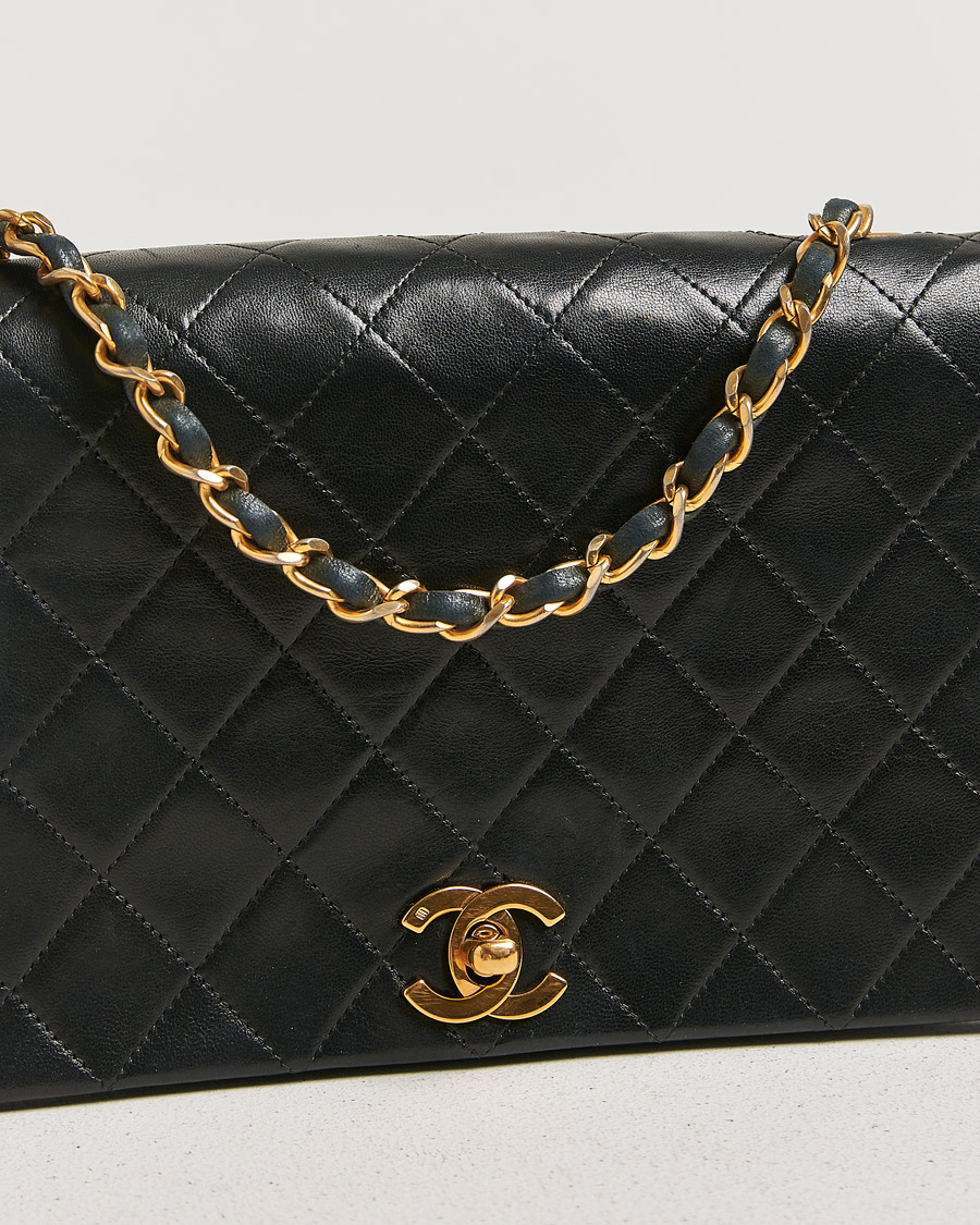 Herr | Chanel Pre-Owned Matelassé Single Full Flap Bag Black | Chanel Pre-Owned | Matelassé Single Full Flap Bag Black