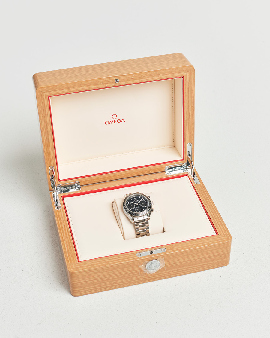 Herr | Omega Pre-Owned Speedmaster Racing | Omega Pre-Owned | Speedmaster Racing