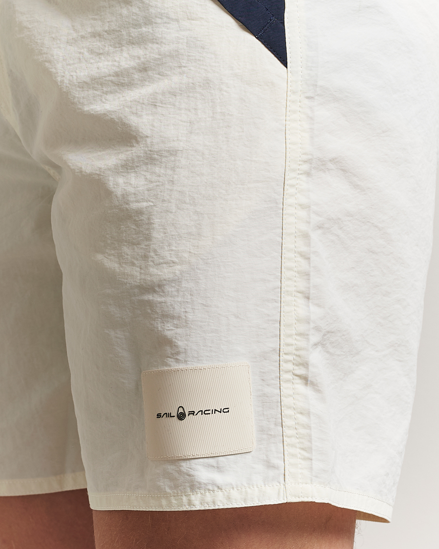 Herr | Badbyxor | Sail Racing | Wind Swimshorts Off White