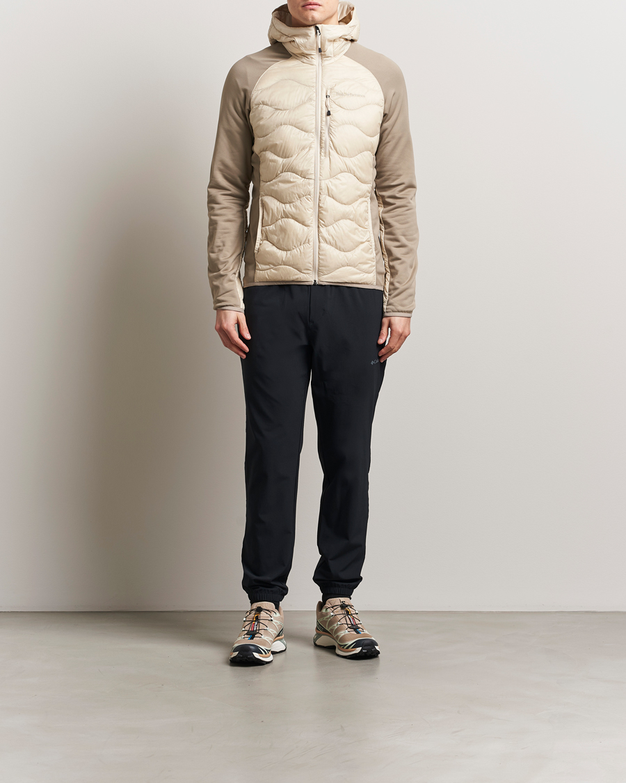 Herr | Jackor | Peak Performance | Helium Down Hooded Hybrid Jacket Sand Fog