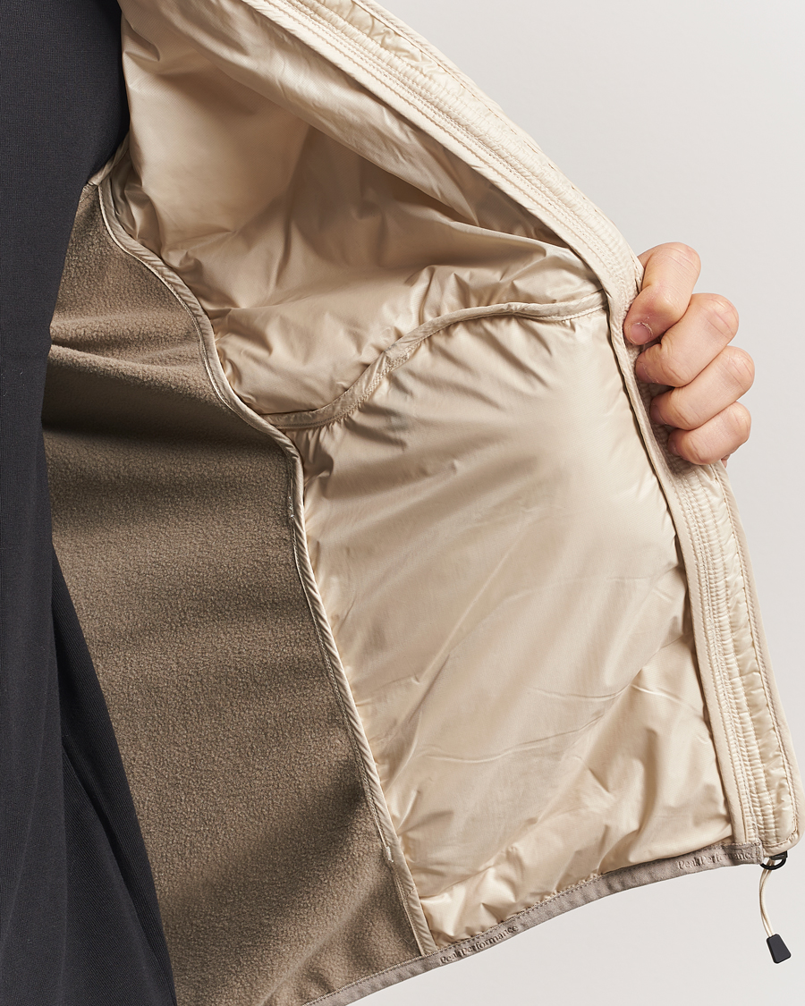 Herr | Jackor | Peak Performance | Helium Down Hooded Hybrid Jacket Sand Fog