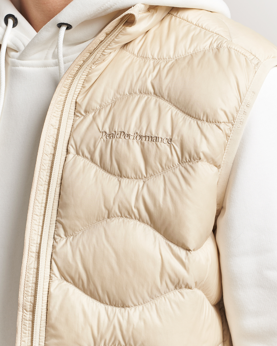 Herr | Jackor | Peak Performance | Helium Down Vest Sand Fog