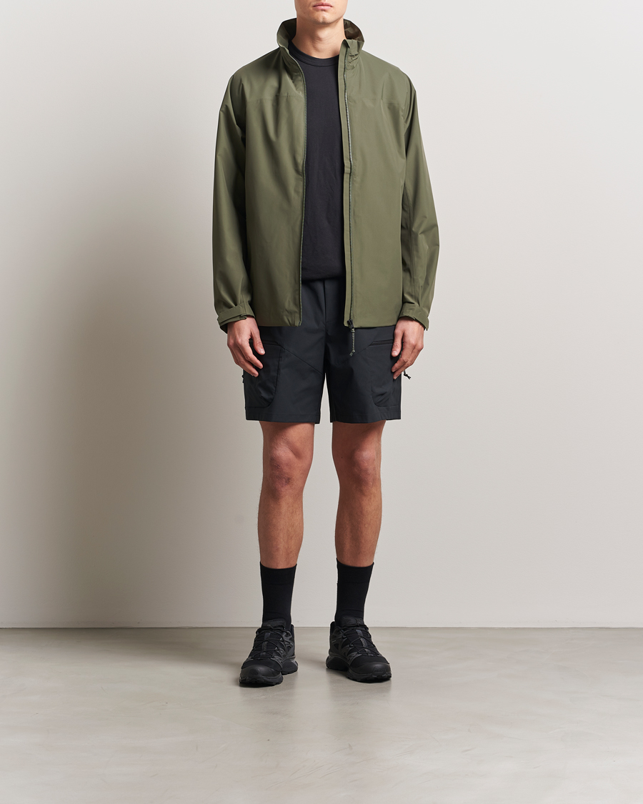 Herr | Shorts | Peak Performance | Outdoor Cargo Shorts Black