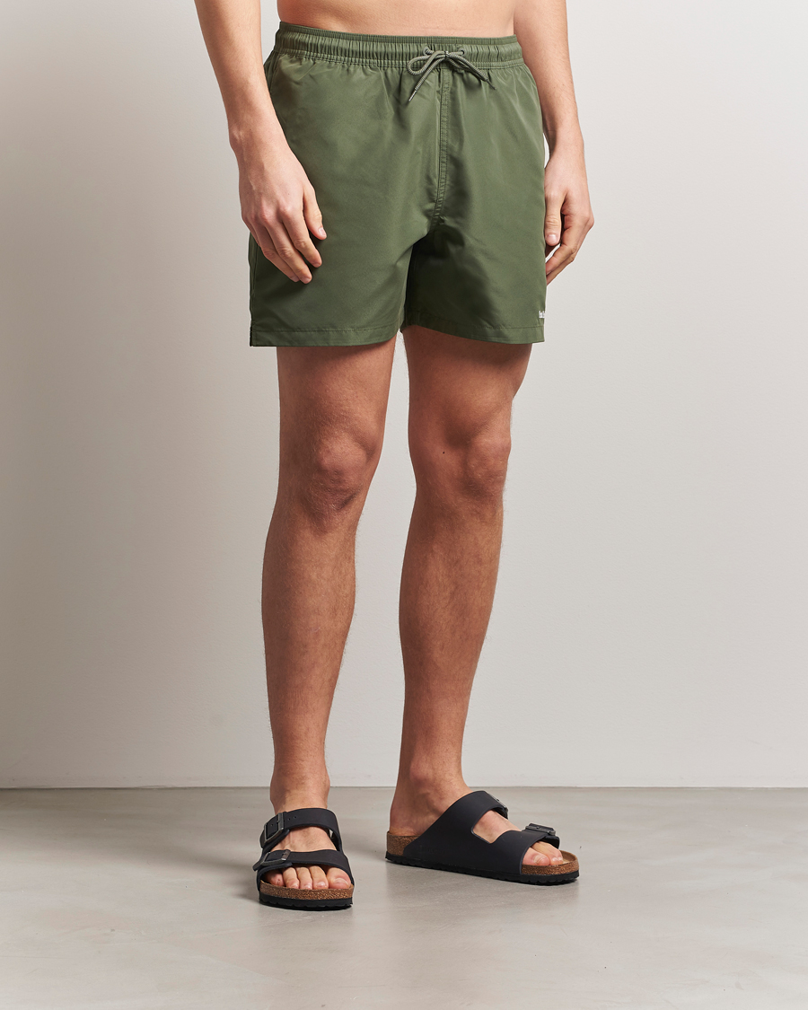 Herr | Badbyxor | Peak Performance | Swimshorts Pine Needle