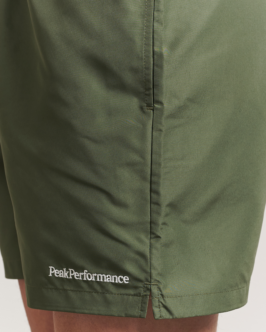 Herr | Badbyxor | Peak Performance | Swimshorts Pine Needle