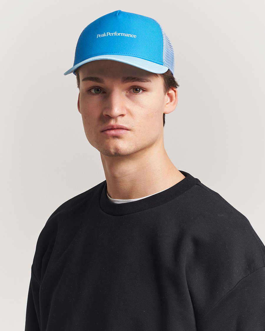 Herr | Hattar & kepsar | Peak Performance | Trucker Cap Cloud/Brilliant Blue