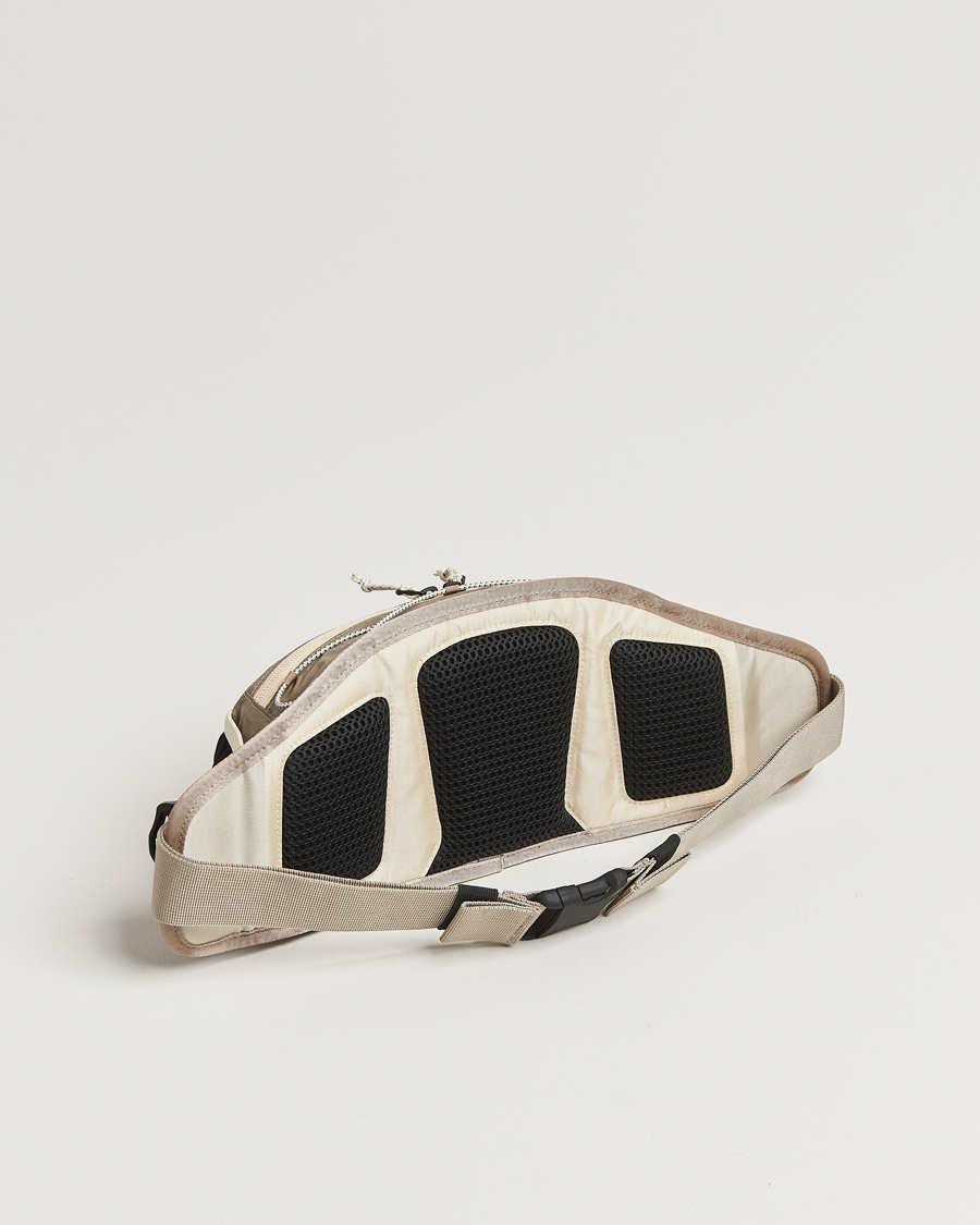Herr | Väskor | Peak Performance | Trail Hip Bag Avid Beige
