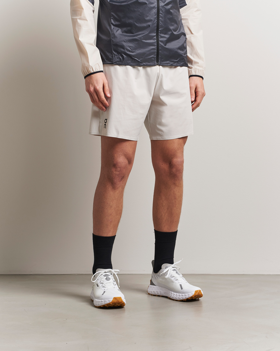 Herr | Shorts | On | Performance 7 Inch Shorts Silver