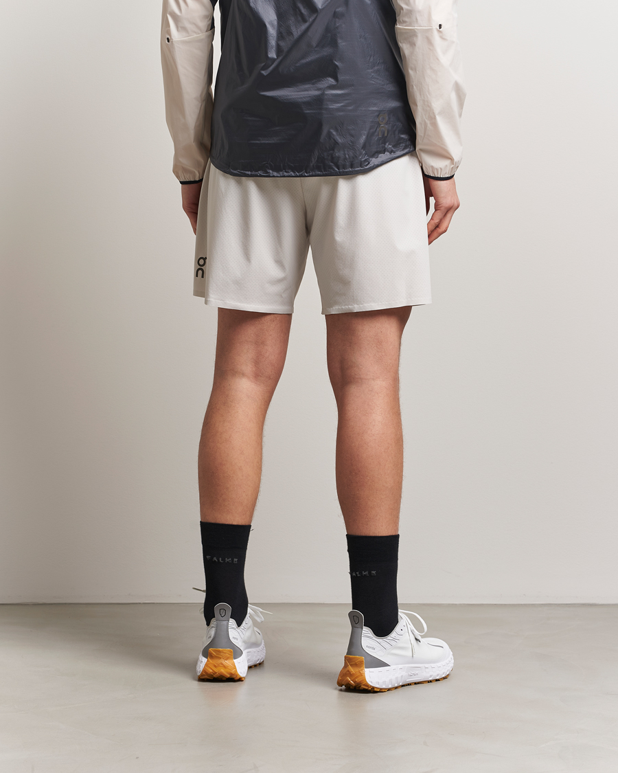 Herr | Shorts | On | Performance 7 Inch Shorts Silver